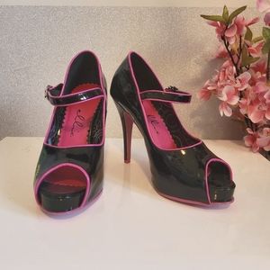 Size 9 Brand New Ellie Steam Punk Heels